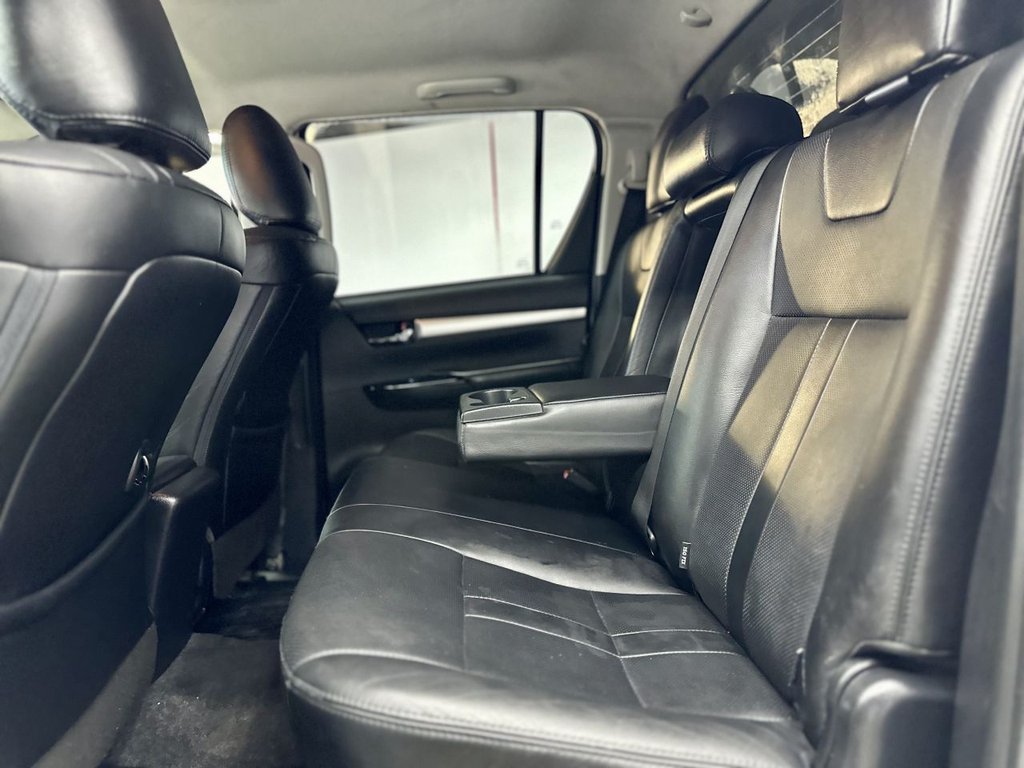 Used Toyota Hilux 2018 for sale - 77342090: Photo 38