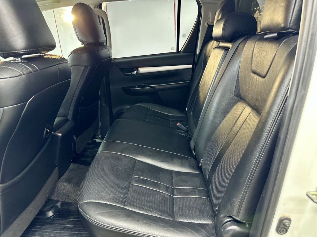 Used Toyota Hilux 2018 for sale - 77342090: Photo 40