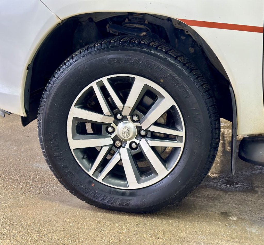 Used Toyota Hilux 2018 for sale - 77342090: Photo 42