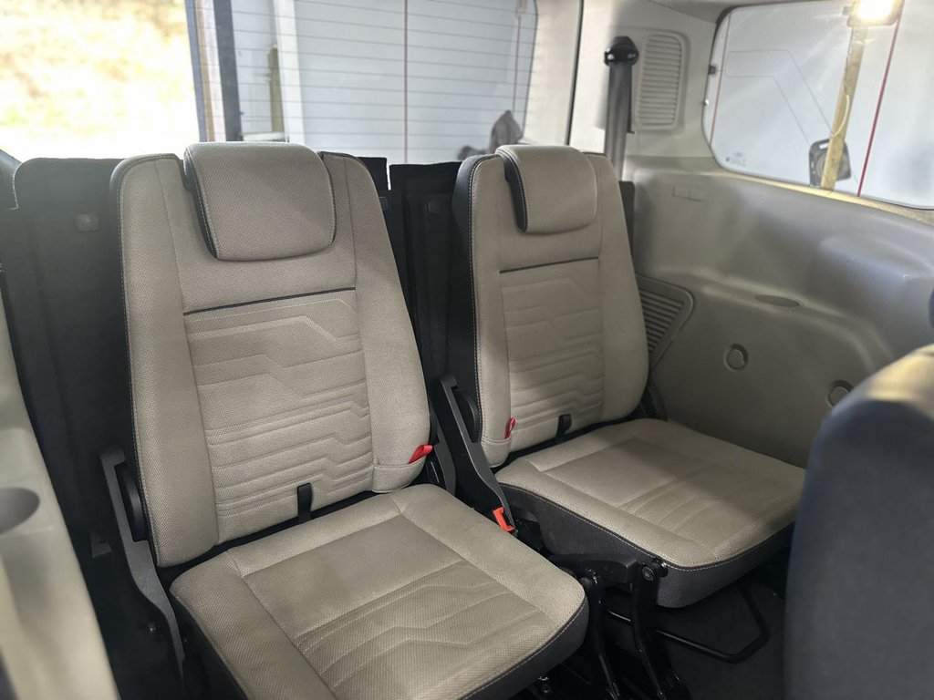 Used Ford Grand Tourneo Connect 2017 for sale - 76481936: Photo 35