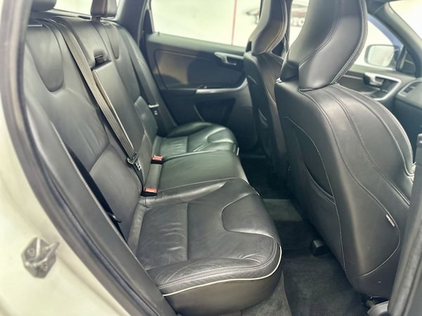 Used Volvo XC60 2015 for sale - 76010158: Photo 39