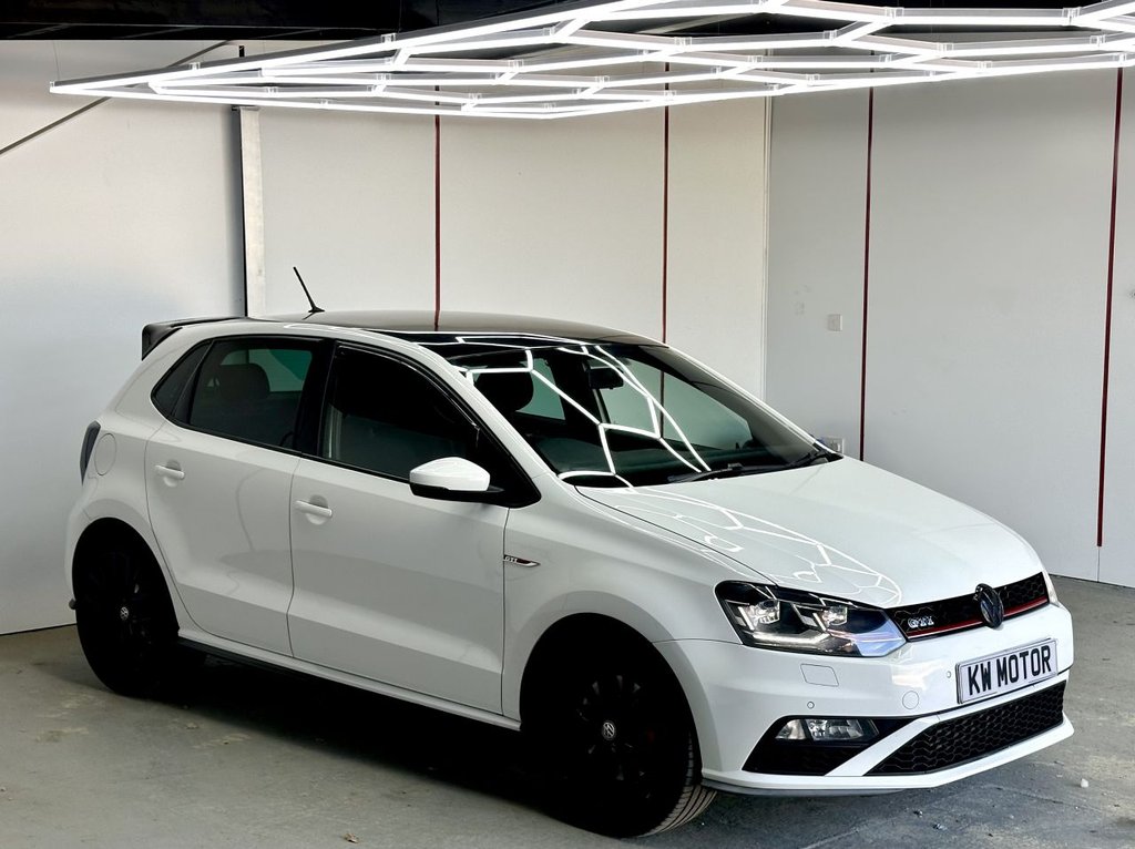Used Volkswagen Polo 2016 for sale - 76356236: Photo 1