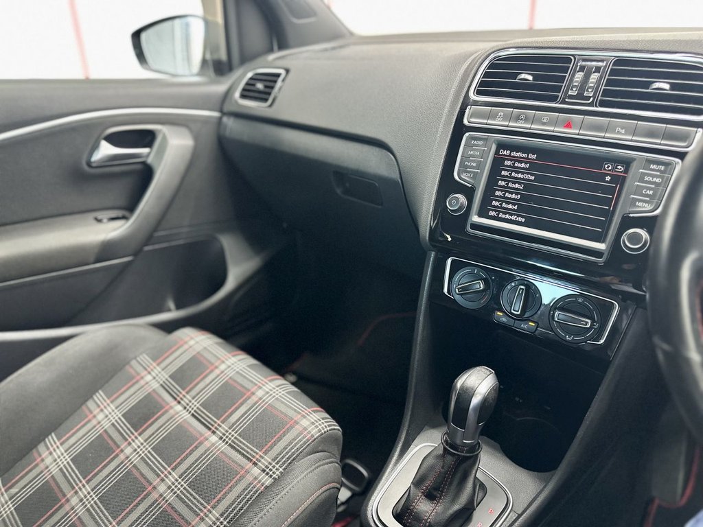Used Volkswagen Polo 2016 for sale - 76356236: Photo 33