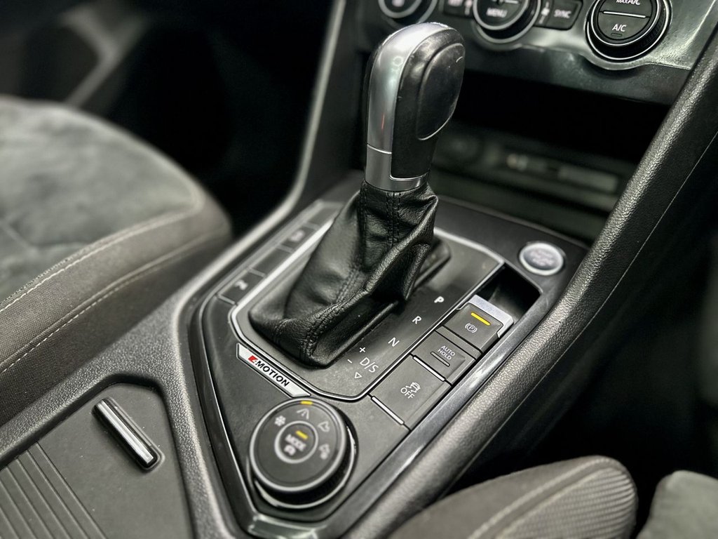 Used Volkswagen Tiguan 2017 for sale - 76962197: Photo 28