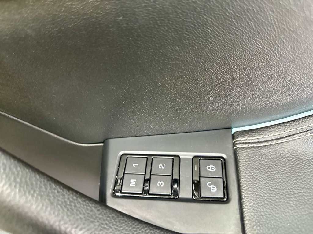 Used Jaguar F-Pace 2017 for sale - 78043949: Photo 31