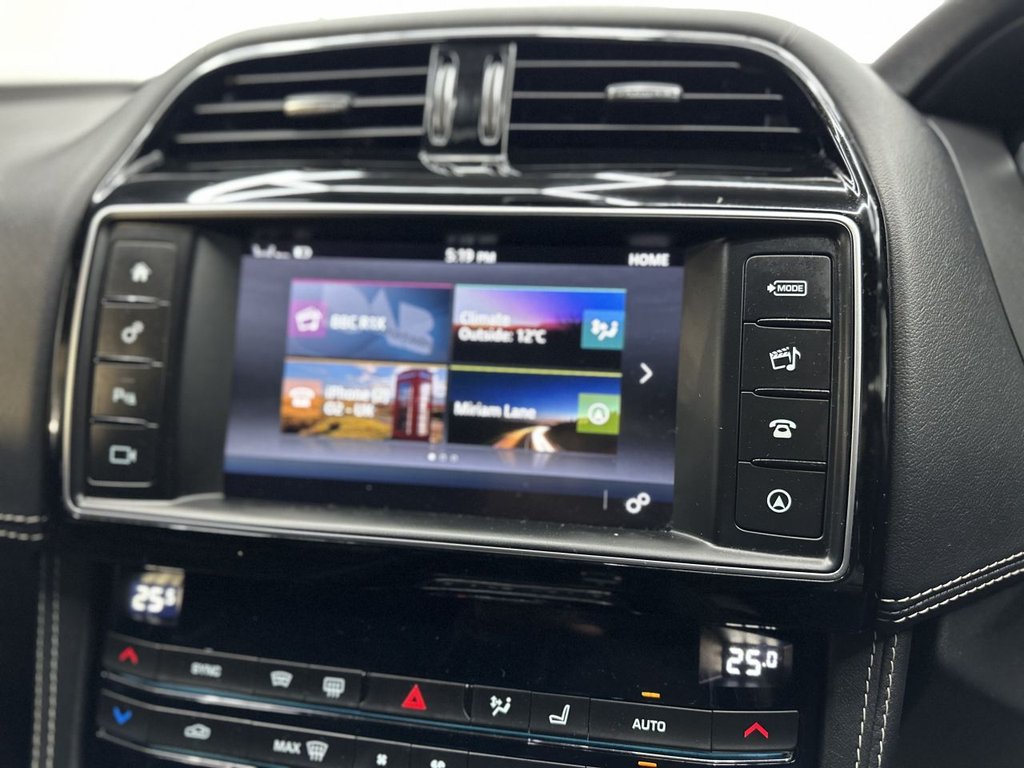 Used Jaguar F-Pace 2017 for sale - 78043949: Photo 34