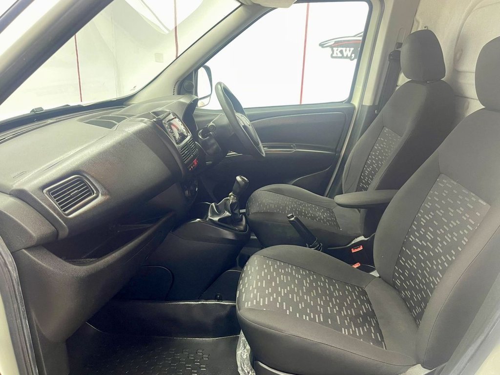 Used Vauxhall Combo 2017 for sale - 77236571: Photo 20