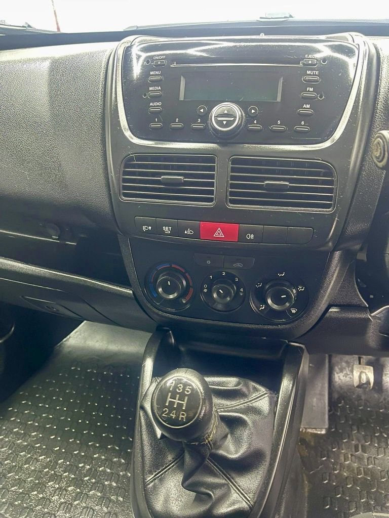 Used Vauxhall Combo 2017 for sale - 77236571: Photo 23