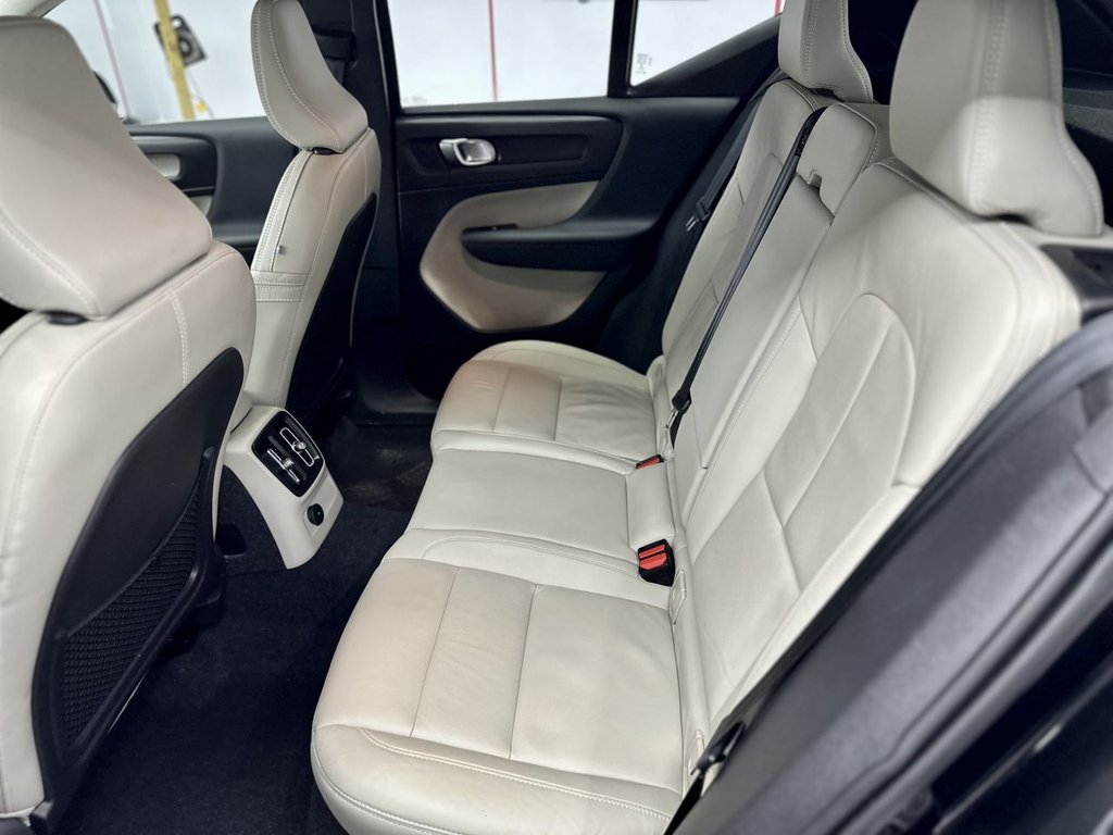 Used Volvo XC40 2022 for sale - 77805912: Photo 44