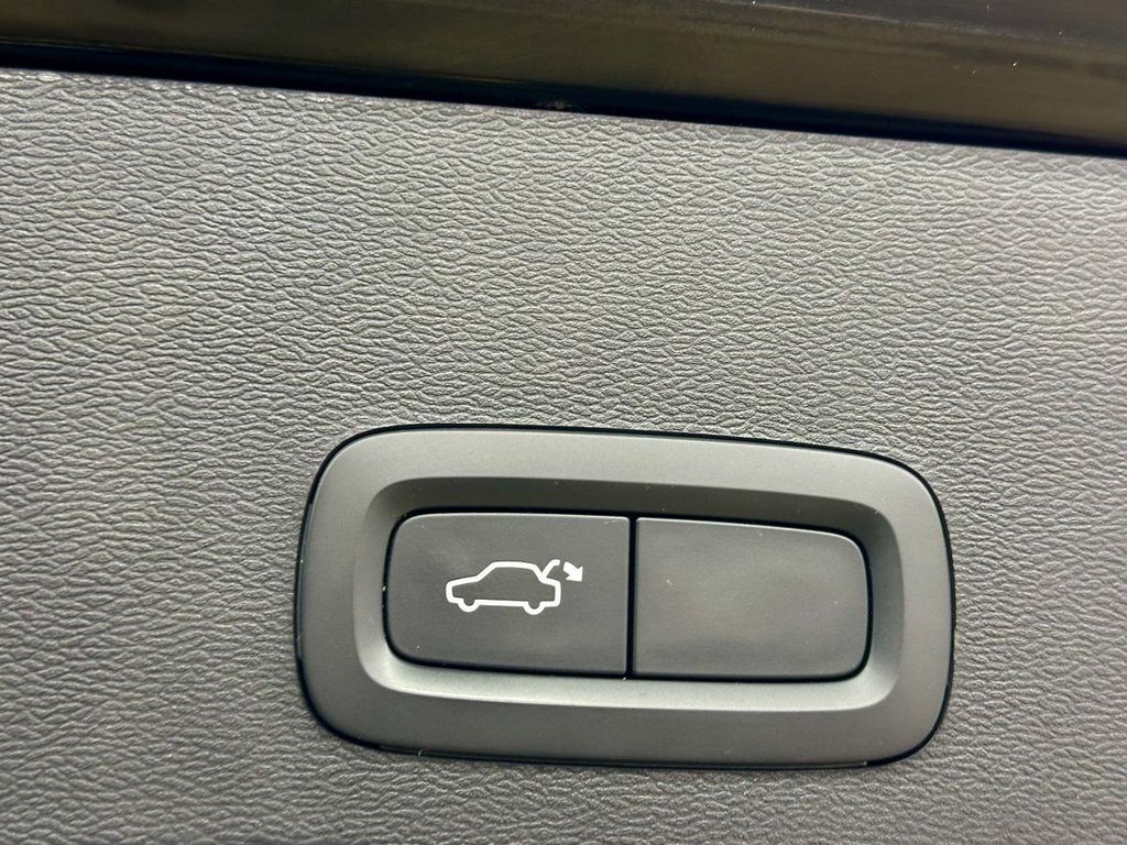 Used Volvo XC40 2022 for sale - 77805912: Photo 49