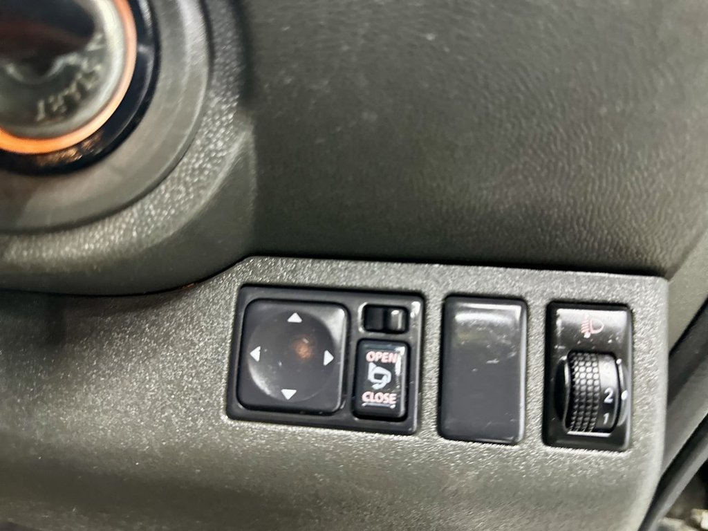 Used Nissan Navara 2011 for sale - 77072605: Photo 24