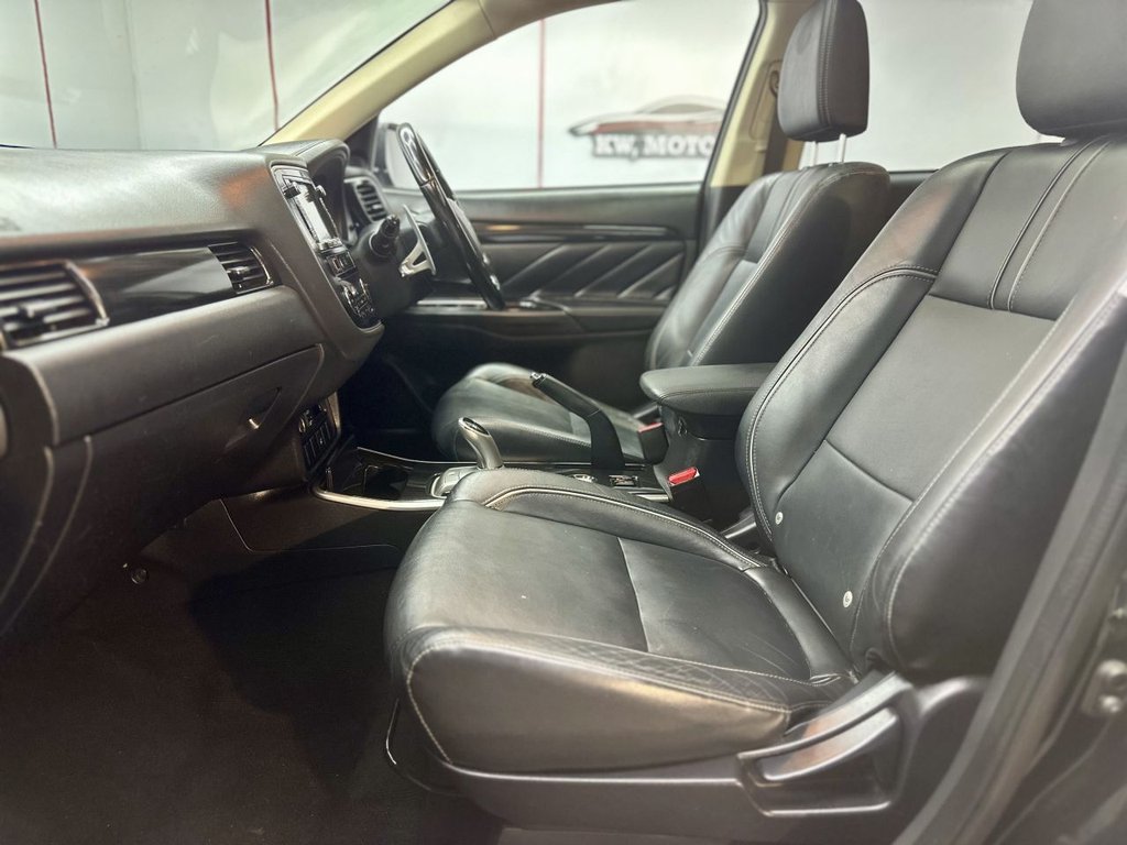 Used Mitsubishi Outlander 2015 for sale - 76642859: Photo 19