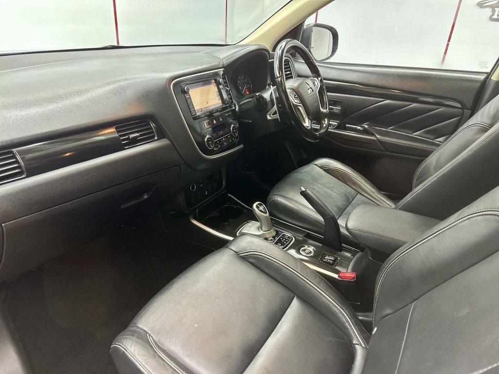 Used Mitsubishi Outlander 2015 for sale - 76642859: Photo 23