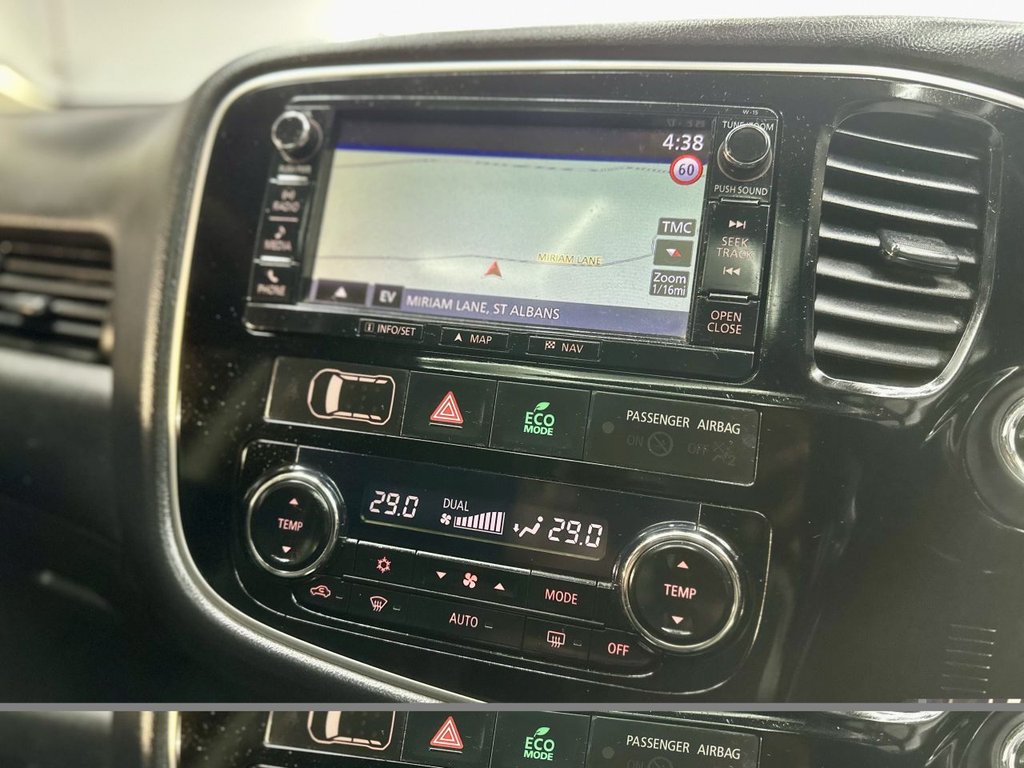 Used Mitsubishi Outlander 2015 for sale - 76642859: Photo 30