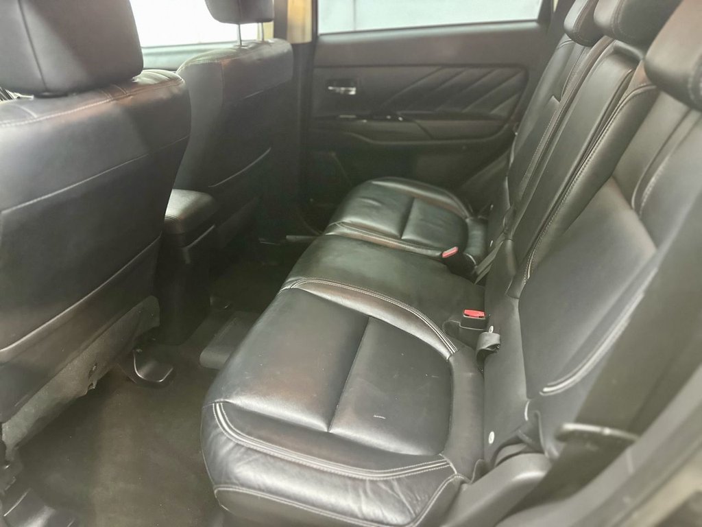 Used Mitsubishi Outlander 2015 for sale - 76642859: Photo 35