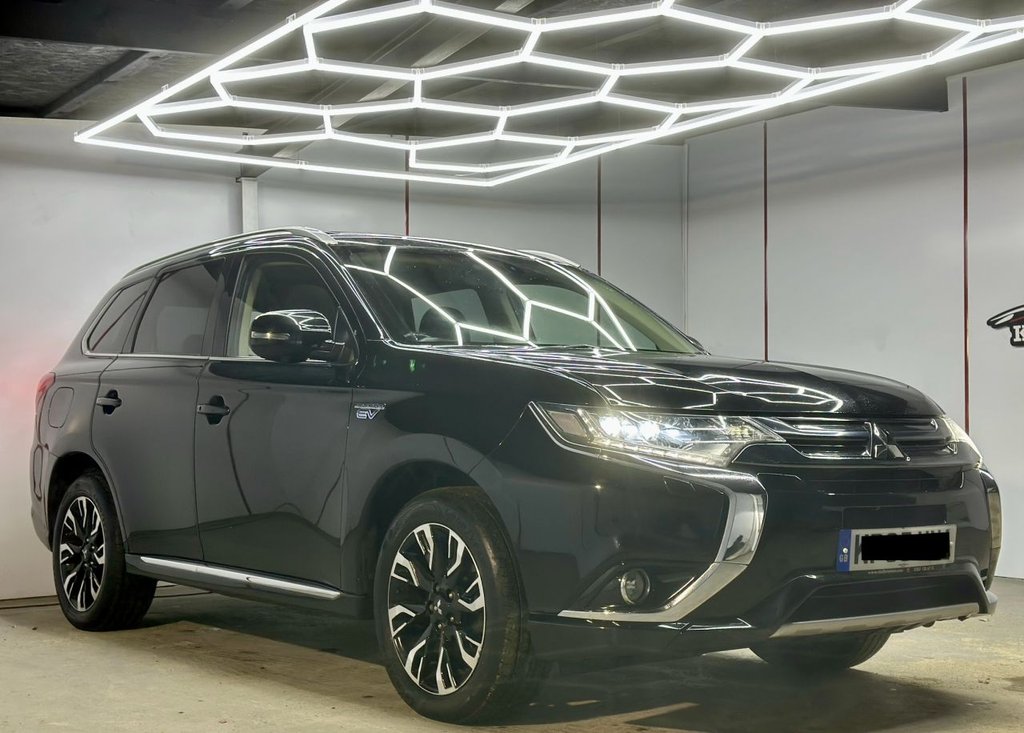 Used Mitsubishi Outlander 2015 for sale - 76642859: Photo 37