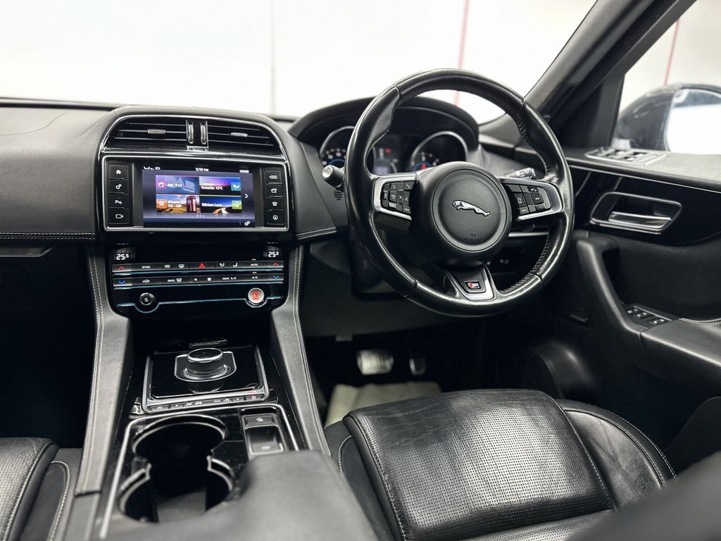 Used Jaguar F-Pace 2017 for sale - 77437342: Photo 26