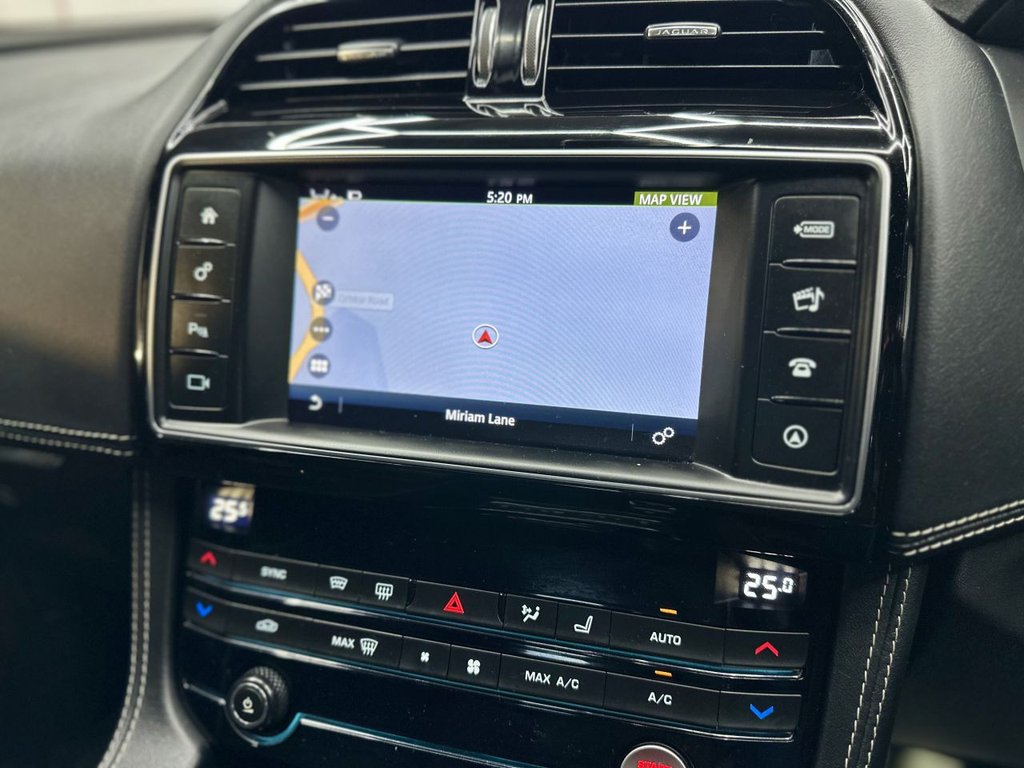 Used Jaguar F-Pace 2017 for sale - 77437342: Photo 39