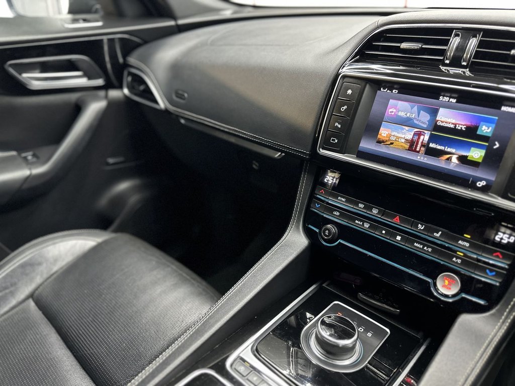 Used Jaguar F-Pace 2017 for sale - 77437342: Photo 40