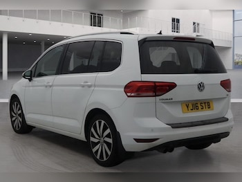 Used Volkswagen Touran 2016 for sale - 77521120: Photo