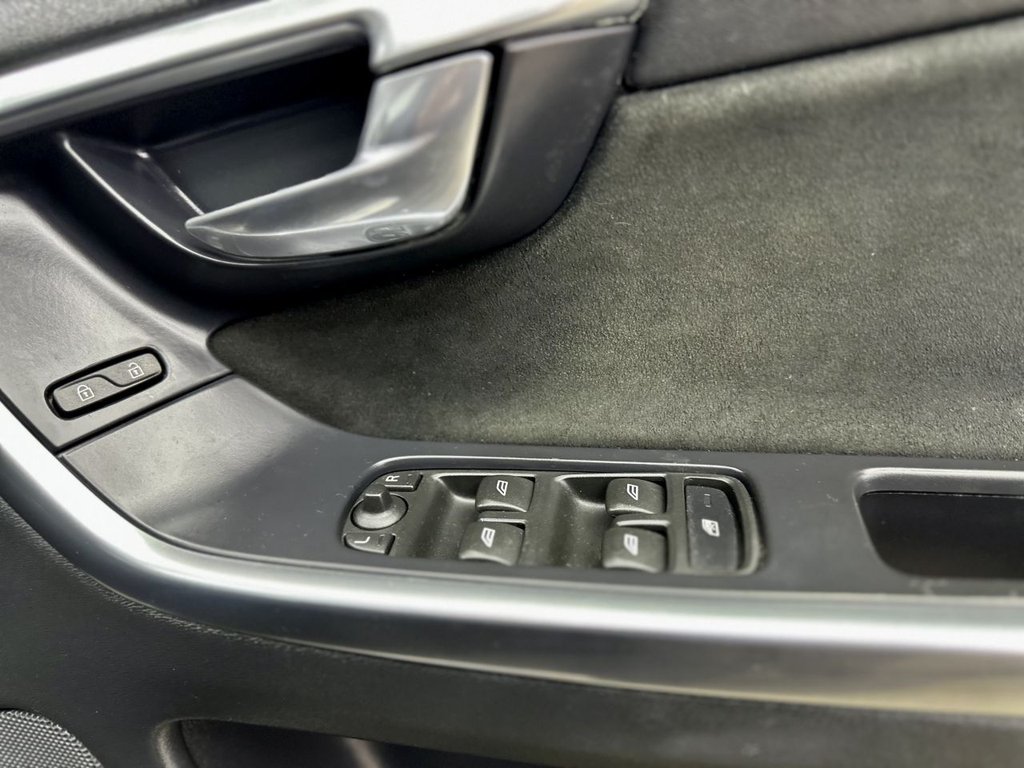 Used Volvo XC60 2017 for sale - 76977474: Photo 25