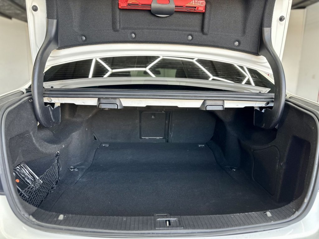 Used Mercedes-Benz E Class 2015 for sale - 77748184: Photo 46