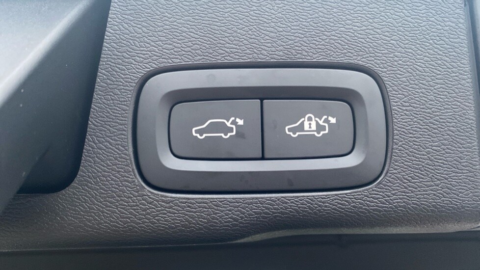 Used Volvo XC60 2025 for sale - 78137053: Photo 19