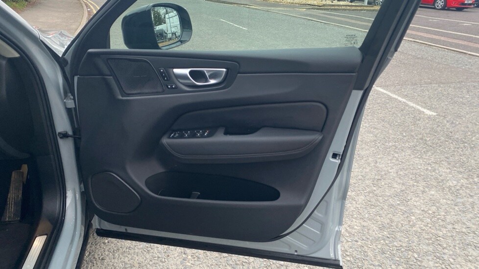 Used Volvo XC60 2025 for sale - 78137053: Photo 25
