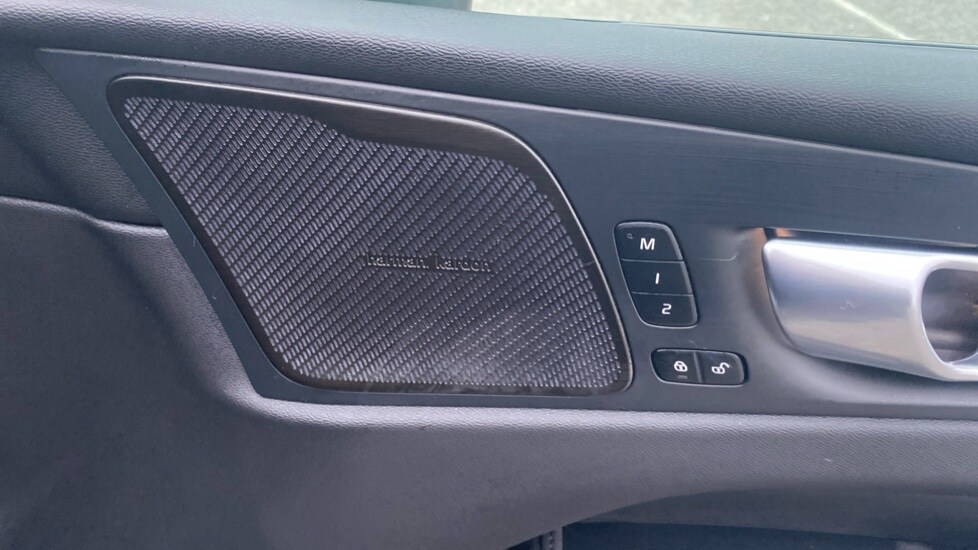 Used Volvo XC60 2025 for sale - 78137053: Photo 27