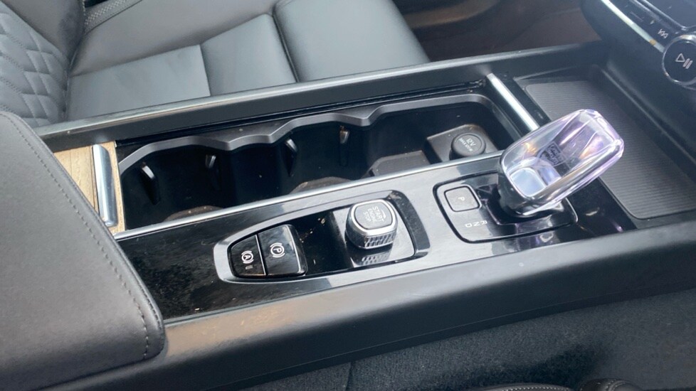 Used Volvo XC60 2025 for sale - 78137053: Photo 34