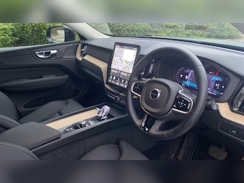 Used Volvo XC60 2025 for sale - 78137053: Photo