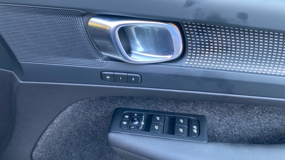 Used Volvo XC40 2023 for sale - 77959889: Photo 29