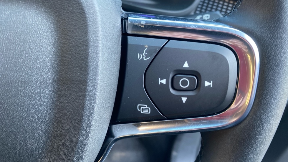 Used Volvo XC40 2023 for sale - 77959889: Photo 31