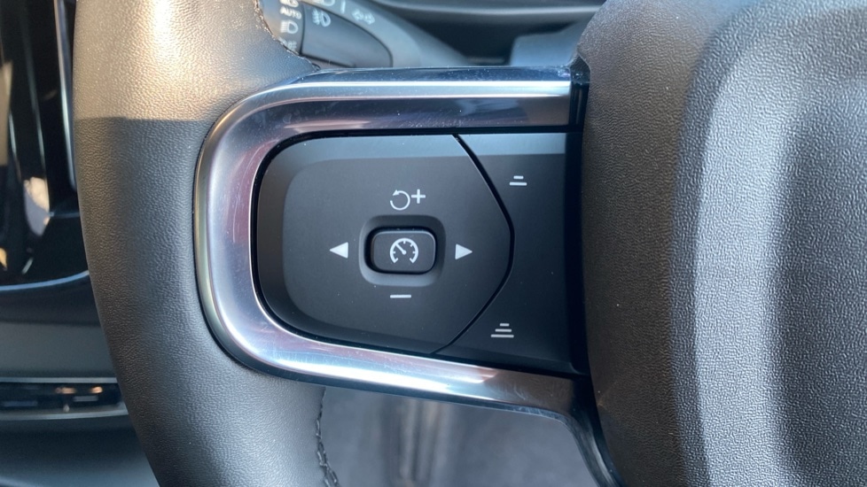 Used Volvo XC40 2023 for sale - 77959889: Photo 32