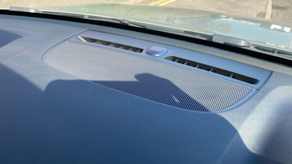 Used Volvo XC40 2023 for sale - 77959889: Photo 36