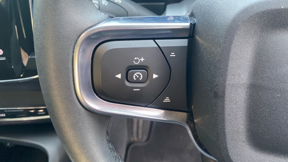 Used Volvo XC40 2023 for sale - 78094602: Photo 25