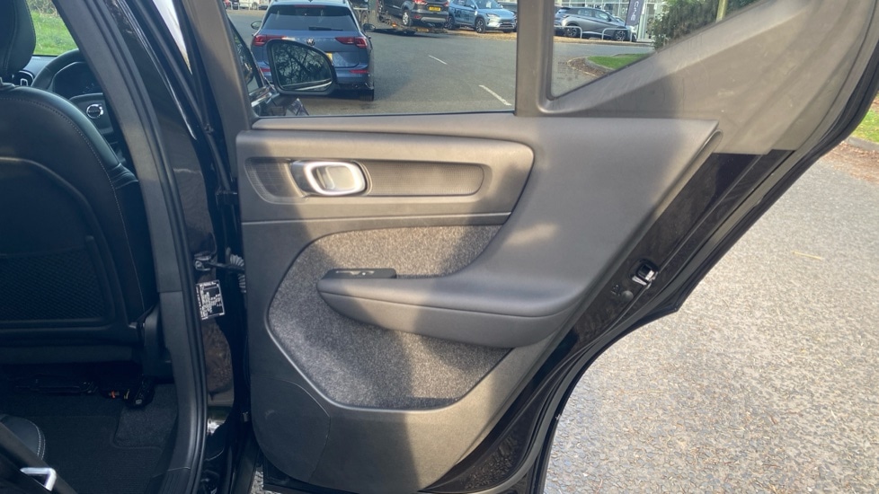 Used Volvo XC40 2023 for sale - 78094602: Photo 31