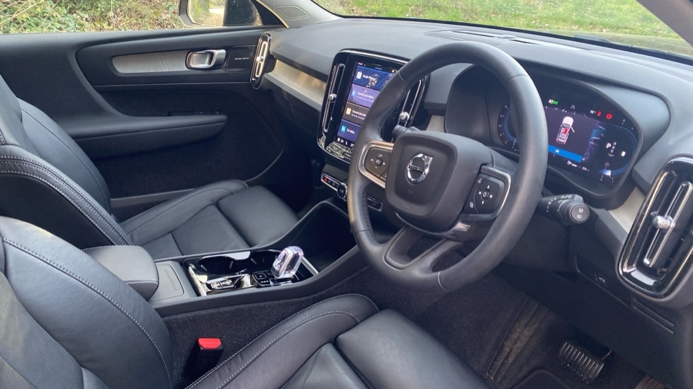 Used Volvo XC40 2023 for sale - 78094602: Photo 4