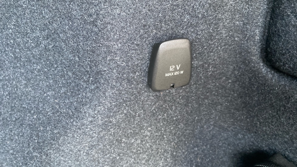 Used Volvo XC40 2023 for sale - 78094602: Photo 40