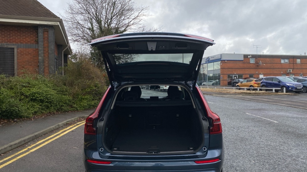 Used Volvo XC60 2025 for sale - 77205631: Photo 13