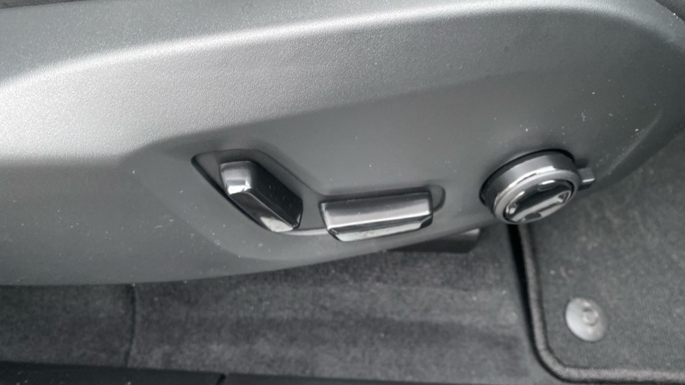Used Volvo XC60 2025 for sale - 77205631: Photo 32