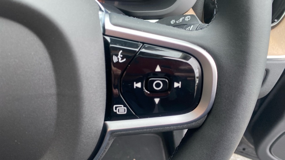 Used Volvo XC60 2025 for sale - 77205631: Photo 33