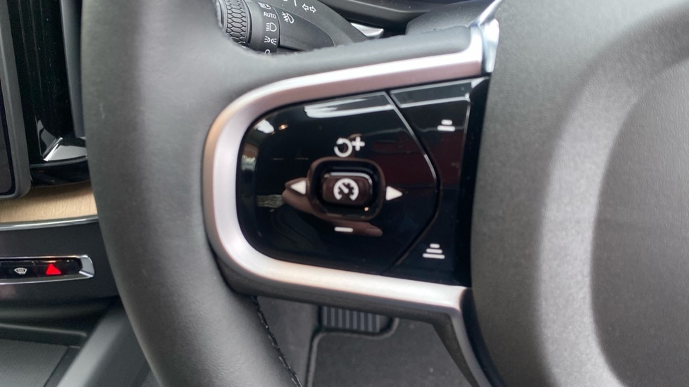 Used Volvo XC60 2025 for sale - 77205631: Photo 34