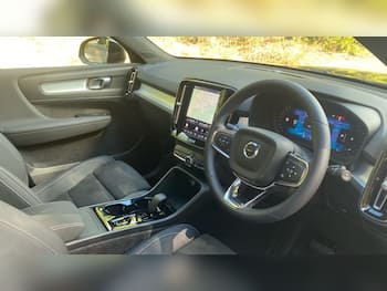 Used Volvo XC40 2026 for sale - 79431498: Photo