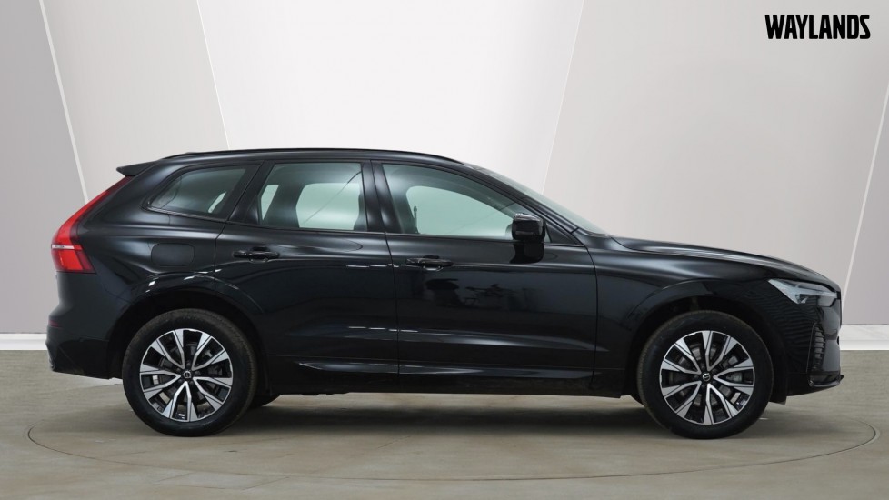 Used Volvo XC60 2023 for sale - 78066867: Photo 2