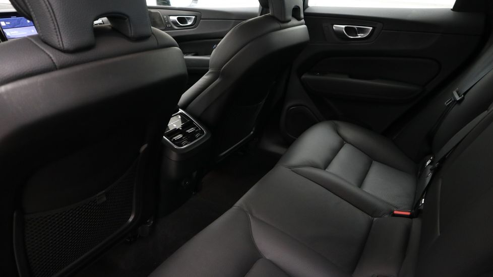 Used Volvo XC60 2023 for sale - 78066867: Photo 7