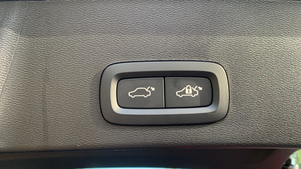 Used Volvo XC40 2024 for sale - 76593616: Photo 18