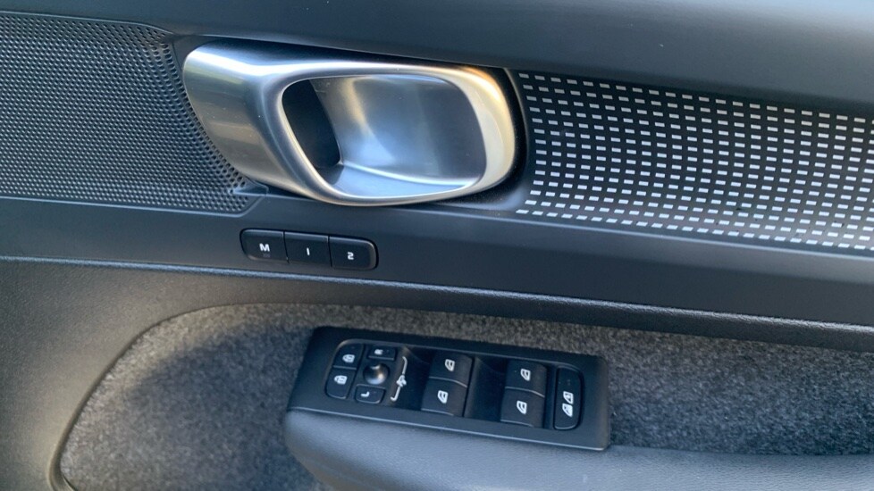 Used Volvo XC40 2024 for sale - 76593616: Photo 25