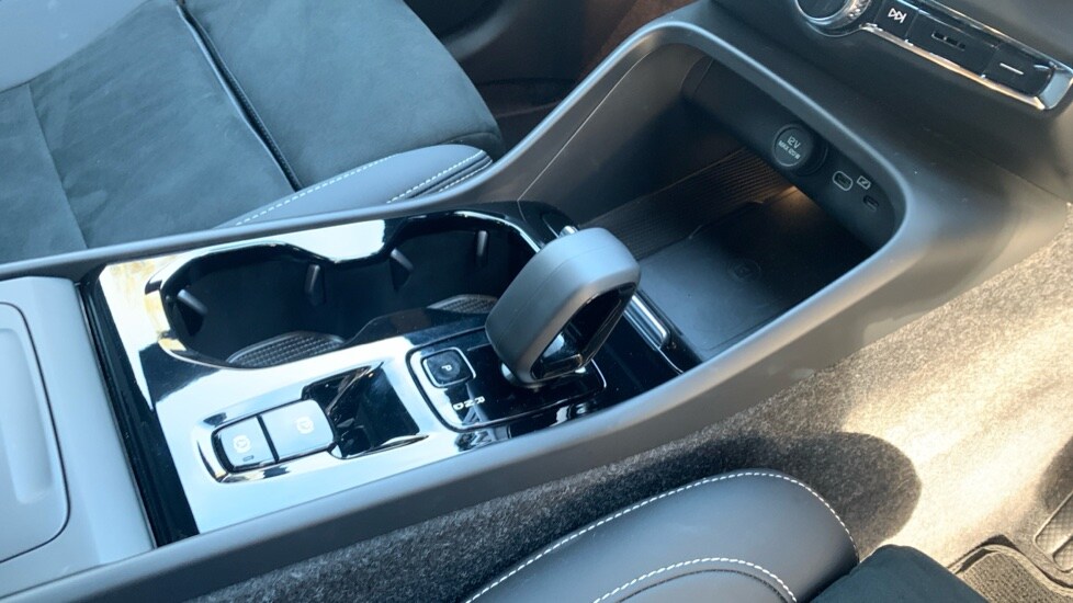 Used Volvo XC40 2024 for sale - 76593616: Photo 30