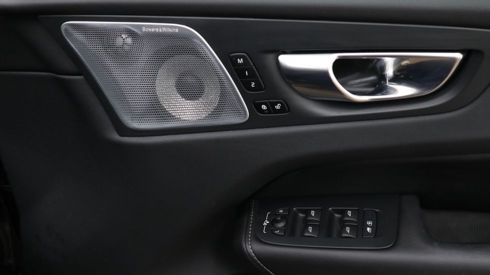 Used Volvo XC60 2022 for sale - 76519461: Photo 25